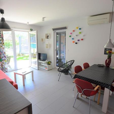 Lavender Apartment Mokosica Bagian luar foto