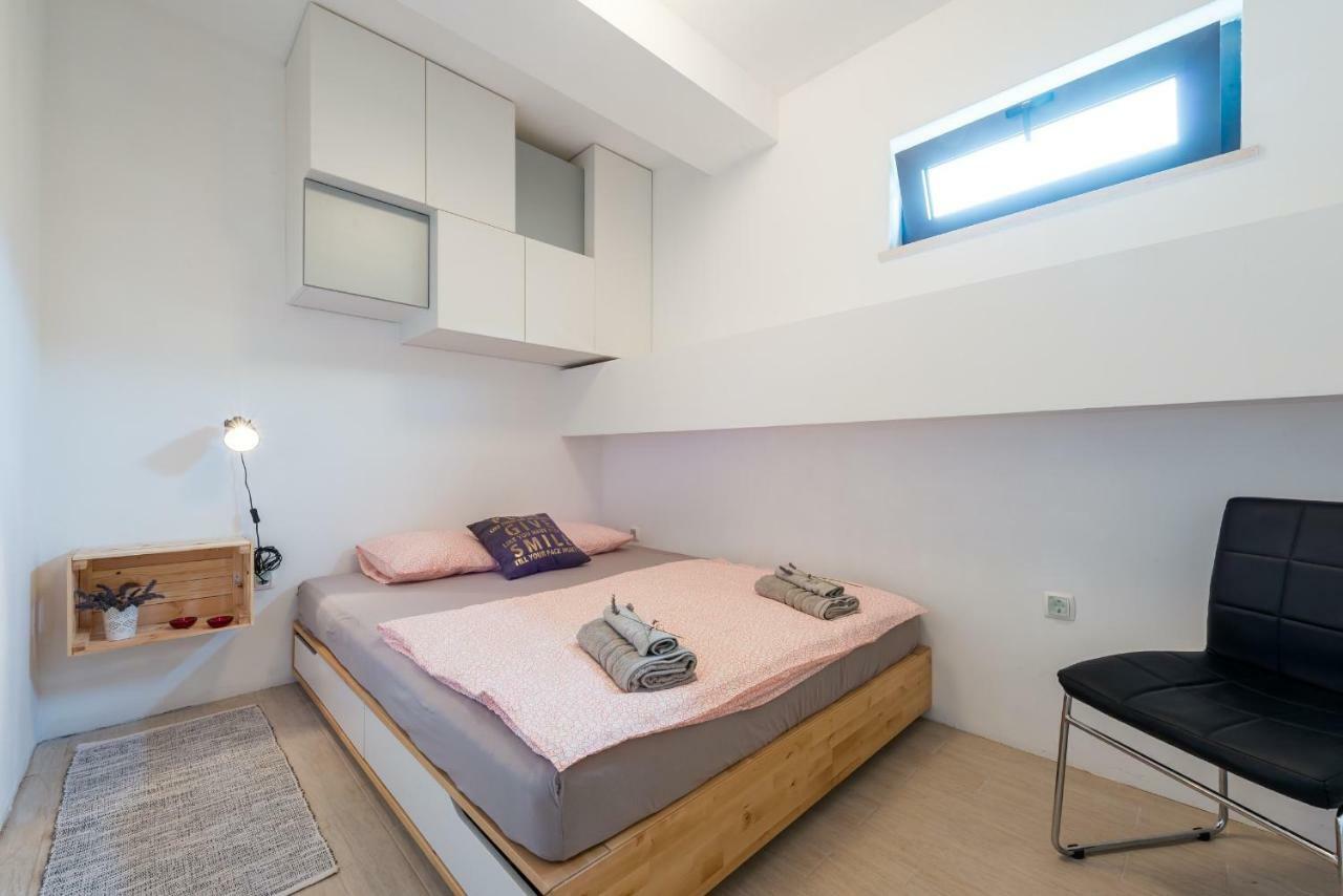 Lavender Apartment Mokosica Bagian luar foto