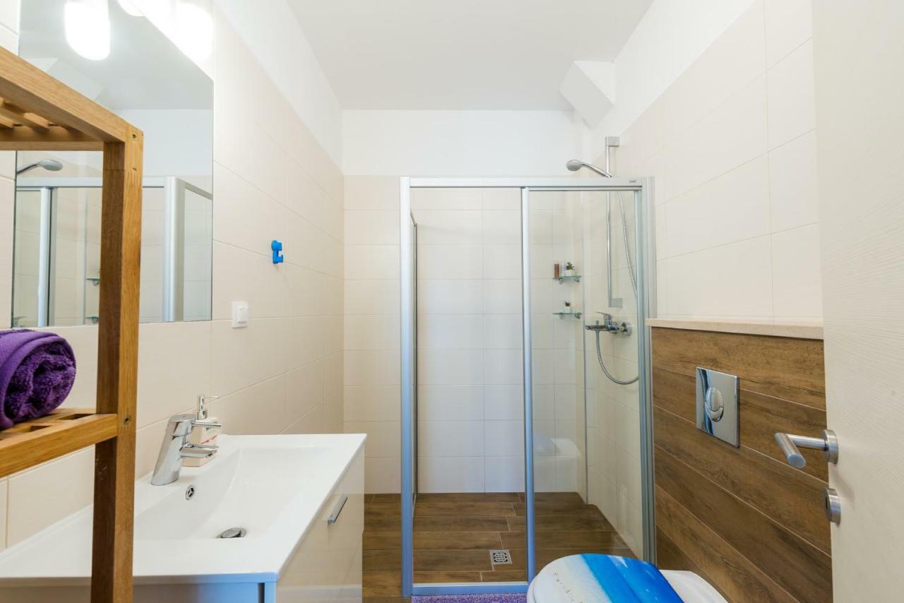 Lavender Apartment Mokosica Bagian luar foto