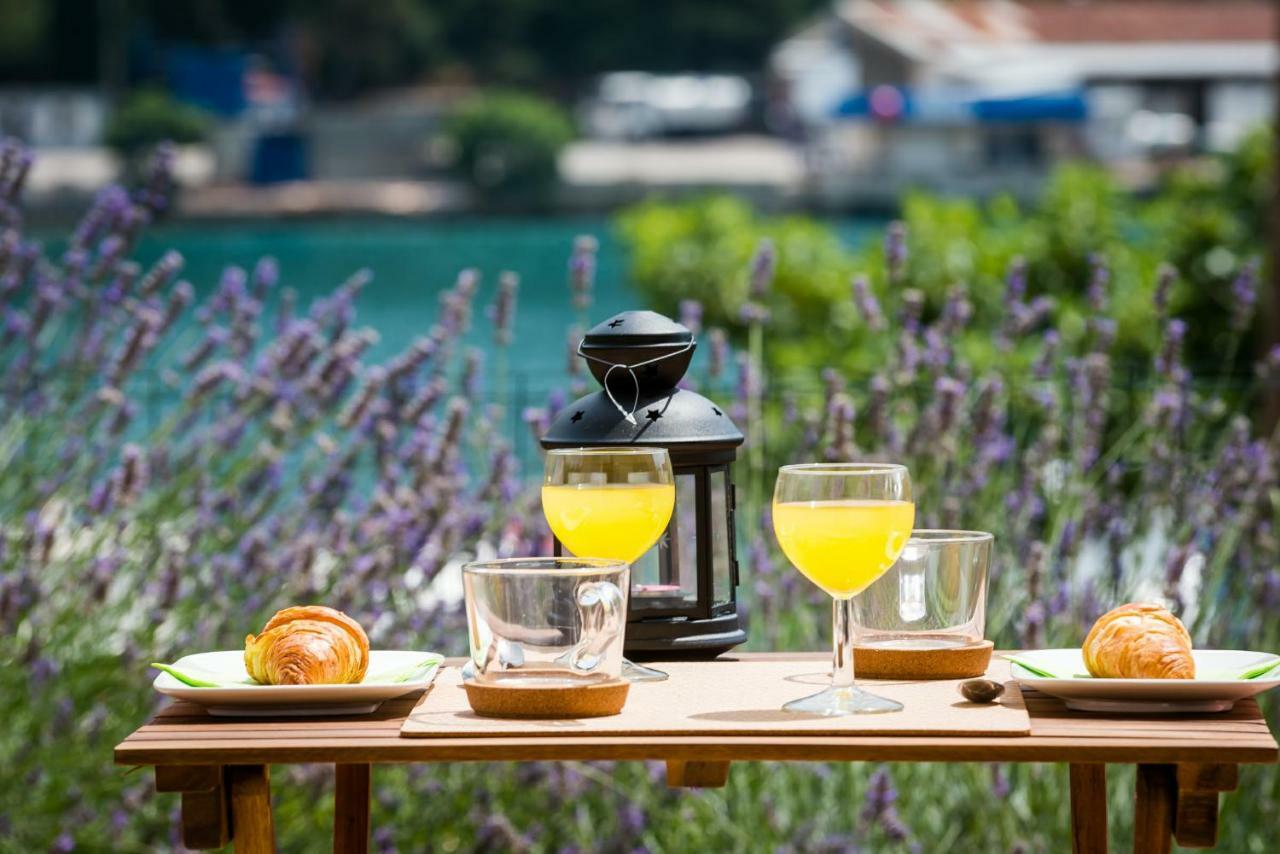 Lavender Apartment Mokosica Bagian luar foto